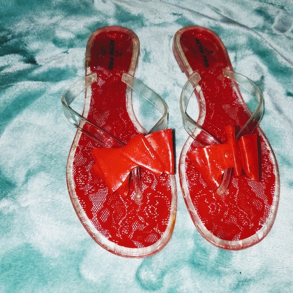 Red lace jelly flip flop sandals with bow - Picture 2 of 3